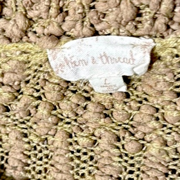 Hem & Thread Textured Colorblock Sweater in Tan, Cream, and Brown - Picture 3 of 4